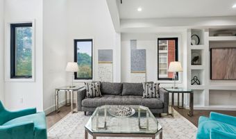 304 K St NE 2PH, Washington, DC 20002