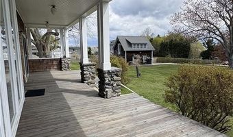 39 Walcott Ave, Jamestown, RI 02835