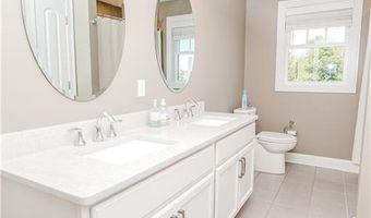 59 Camden Ln, Cranston, RI 02921