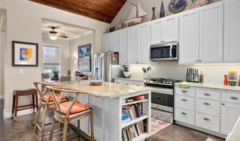 925 Pompano Dr, Aransas Pass, TX 78336