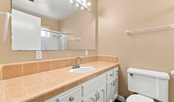 10840 Cedar St, Armona, CA 93202