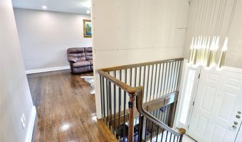 14 Montclair Ave, Airmont, NY 10952