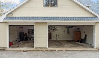 17 Stone Pound Ln, Atkinson, NH 03811