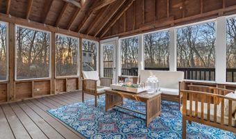 73 Airline Rd, Clinton, CT 06413