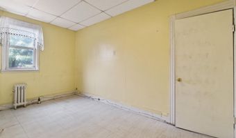 20 E 31st St, Bayonne, NJ 07002