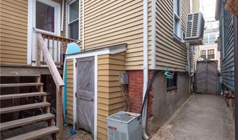 29 Anthony St, Newport, RI 02840