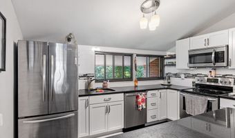 7 Longwood Dr 212, Andover, MA 01810