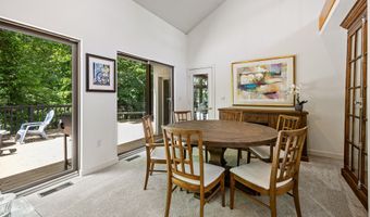 25 Surrey Dr, Cheshire, CT 06410