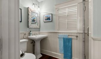 50 Lee Ave, Newport, RI 02840