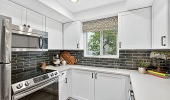 10295 SW Trapper Ter Bld#7, Beaverton, OR 97008