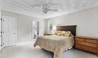 6 Lisa Ln, Bristol, RI 02809