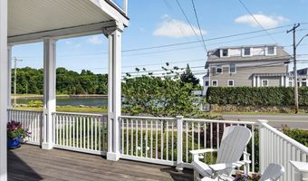 284 Shore Dr, Branford, CT 06405