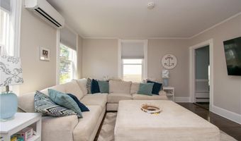 26 Carey St, Newport, RI 02840
