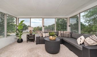 15 Diane Dr, Cromwell, CT 06416