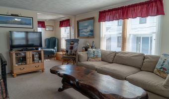 11 Walker St, Wells, ME 04090