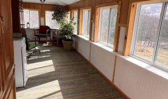 8 Graffam Rd, Baldwin, ME 04091
