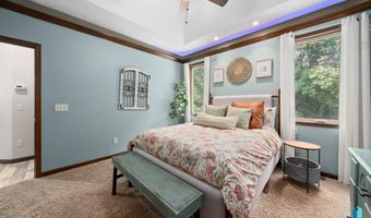 212 N Fairway Dr, Brandon, SD 57005
