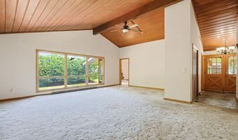 21 Daggett Rd, Attleboro, MA 02703