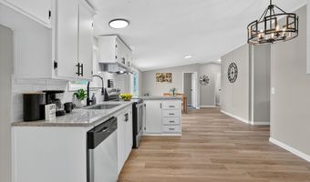 8020 S Prairie Hill St, Alvarado, TX 76009
