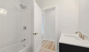 33 Jefferson Ave, East Providence, RI 02915