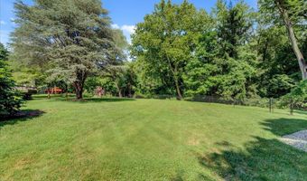 51 Normandy Ct, Middletown, NJ 07748