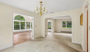 10 Terra Glen Rd, Danbury, CT 06811
