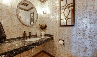 2042 S Goebbert Rd, Arlington Heights, IL 60005
