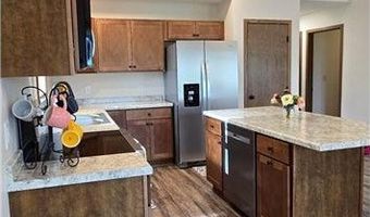 610 E 4th St, Albert Lea, MN 56007