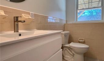 45 Trout Dr, Middletown, RI 02842