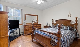 3 Betsy Dr, Bristol, RI 02809