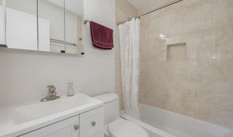 5004 EASTCHESTER Cir, Alexandria, VA 22310