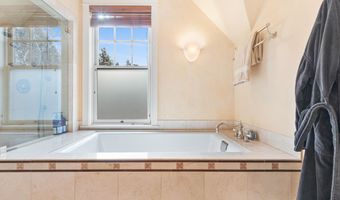 767 Oak St, Ashland, OR 97520