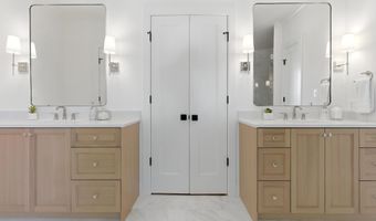 7705 HOLIDAY Ter, Bethesda, MD 20817