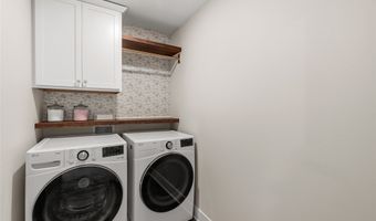 2302 SW Parkway Ln, Ankeny, IA 50023
