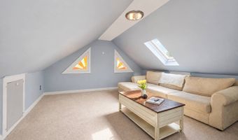 9 Ocean Ave, Amityville, NY 11701