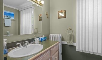 112 County Rd, Barrington, RI 02806