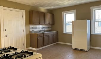 5 Ryan Ave 3, Bristol, RI 02809