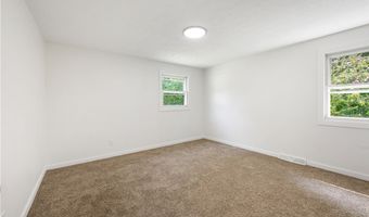 1009 OAK TREE Rd, Akron, OH 44320