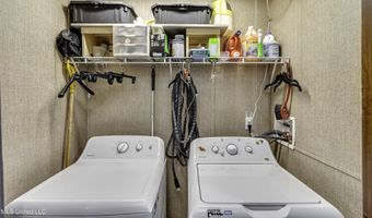 326 Lake Harbor Rd, Brandon, MS 39047