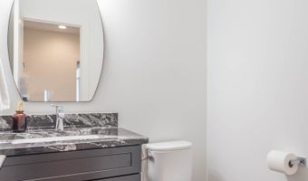 921 Justine Cir E, Indianapolis, IN 46234