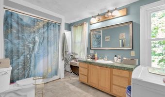 76 Union St, Barre, MA 01005