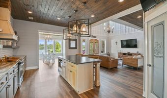 722 Lakeshore Dr, Autaugaville, AL 36003