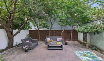 617 Avenue E, Bayonne, NJ 07002