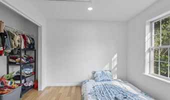 26 Mohican Pl, Albany, NY 12208