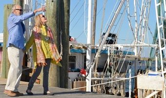 235 11th St, Apalachicola, FL 32320