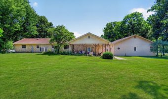 6926 Woodridge Dr, Avon, IN 46123