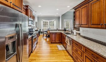 821 E Golden View Ln, Boiling Springs, SC 29316