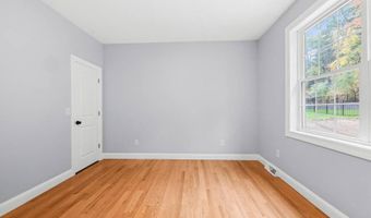 222 Briarwood Ct, Albany, NY 12203
