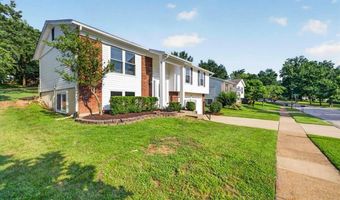 930 Bellestri Dr, Ballwin, MO 63021