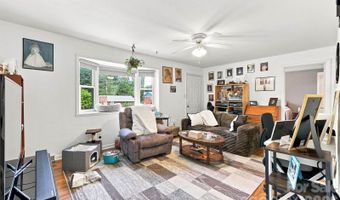 376 School Rd E, Asheville, NC 28803
